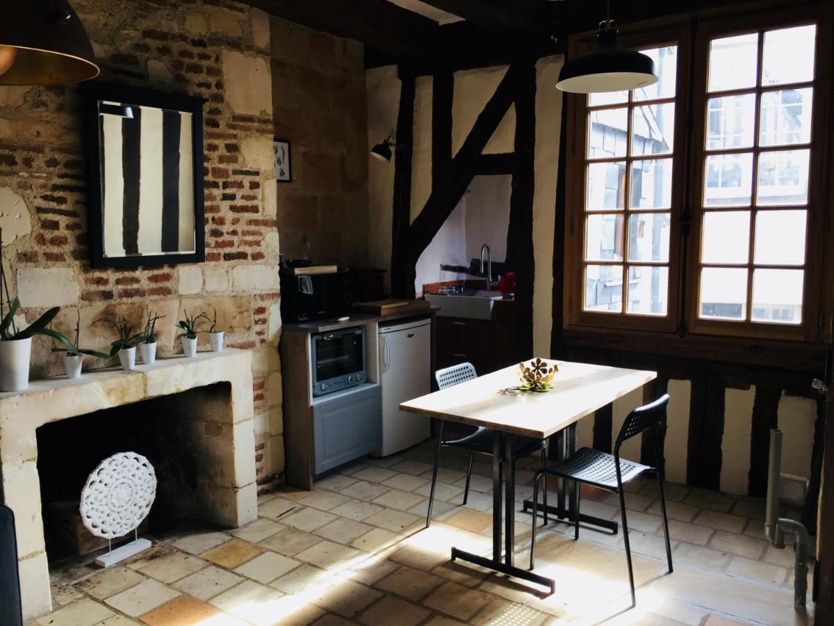 Appartement Dans Immeuble 15 Eme Siecles Vieux ตูร์ ภายนอก รูปภาพ